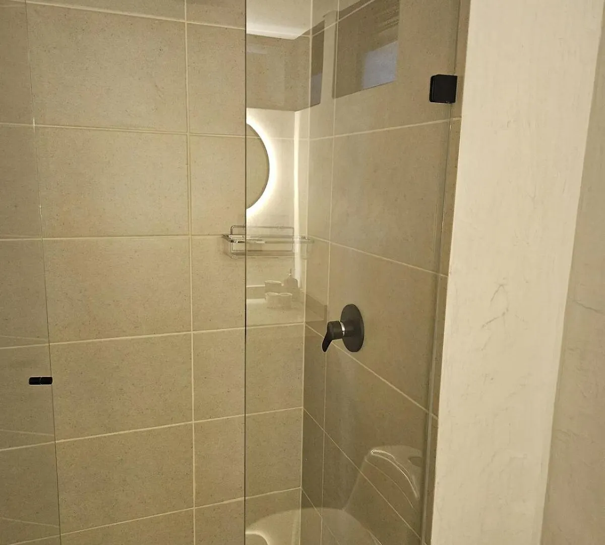 2402 Luxury Apartment In Sabaneta